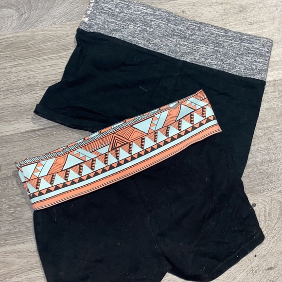 TWO PAIRS OF VICTORIA SECRETS PINK SHORTS SIZE XS RHINESTONE TRIBAL - Picture 5 of 6